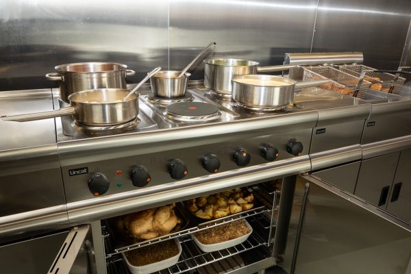 Lincat ESLR9C 6 Plate Electric Range - Image 4