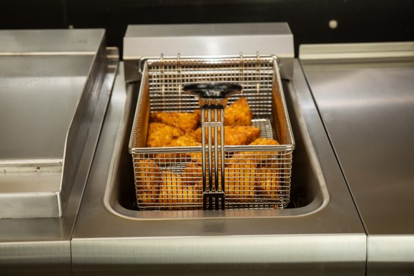 Lincat J6 - Silverlink Electric Free-standing Single Tank Fryer – 1 Basket – W 300 mm – 6.0 kW - Image 2