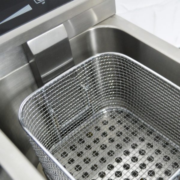 Blizzard BF8 Electric Fryer with Tap - Image 2