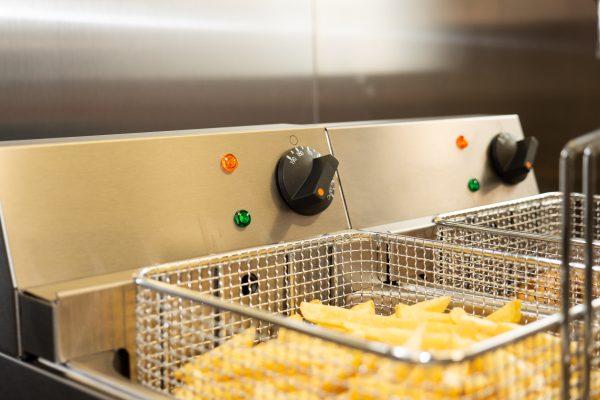 Lincat LDF2 - Lynx Electric Counter-top Twin Tank General Purpose Fryer – 2 Baskets – W 540 mm – 2 x 3.0 kW - Image 4