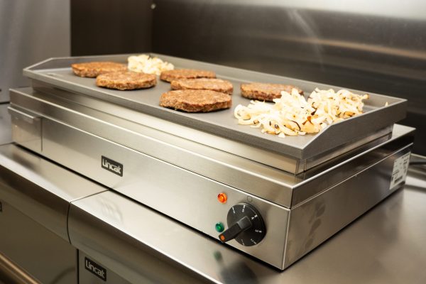 Lincat Lynx 400 Electric Counter-top Griddle - W 615 mm - 3.0 kW - Image 2
