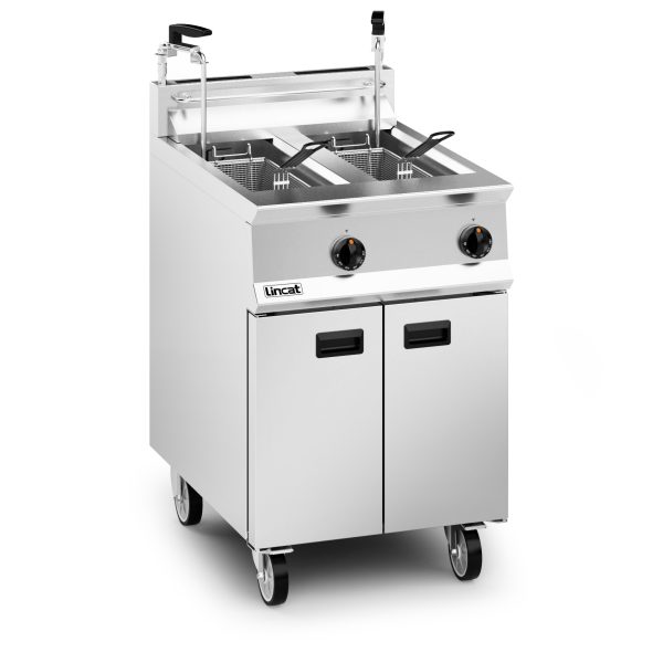 Lincat Opus 800 Natural Gas Free-standing Twin Tank Fryer with Pumped Filtration - 2 Baskets - W 600 mm - 32.0 kW - Image 3