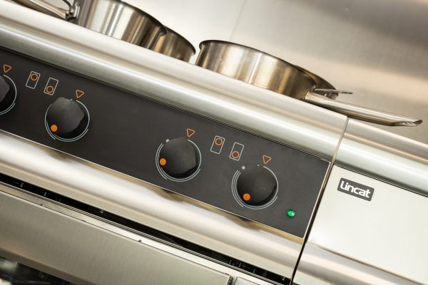 Lincat Silverlink 600 Electric Counter-top Induction Hob - 4 Zones - W 600 mm - 6.0 kW - Image 2