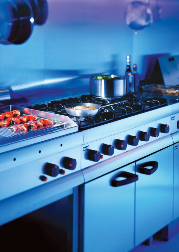 Lincat Silverlink 600 Electric Counter-top Induction Hob [Wok] - 1 Zone - W 450 mm - 2.4 kW - Image 2