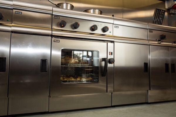 Lincat Silverlink 600 Electric Free-standing Oven - Glass Doors - W 600 mm - 3.0 kW - Image 2