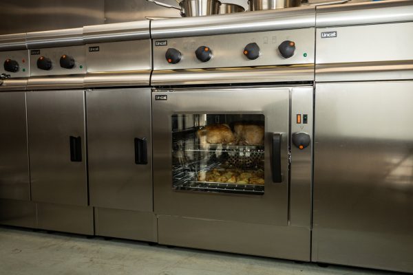 Lincat Silverlink 600 Electric Free-standing Oven - Glass Doors - W 600 mm - 3.0 kW - Image 3